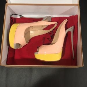 Beautiful lady peep sling back heels. Size37.😍👠